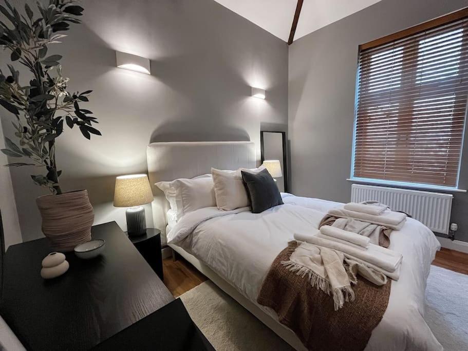 Cosy 2 Bedroom Apartment Todmorden Buitenkant foto